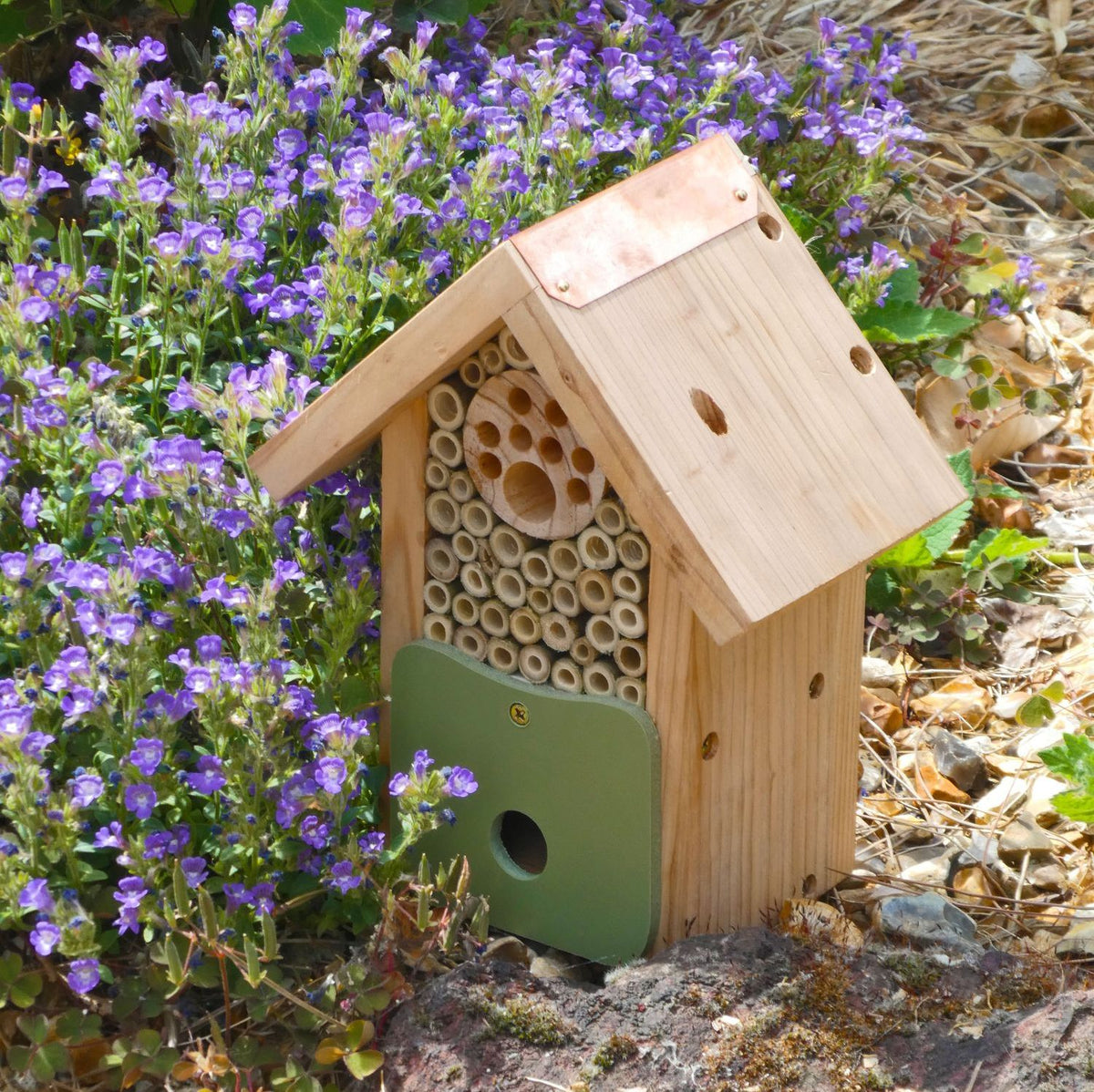 Wildlife World Bee Barn Solitary Bee House